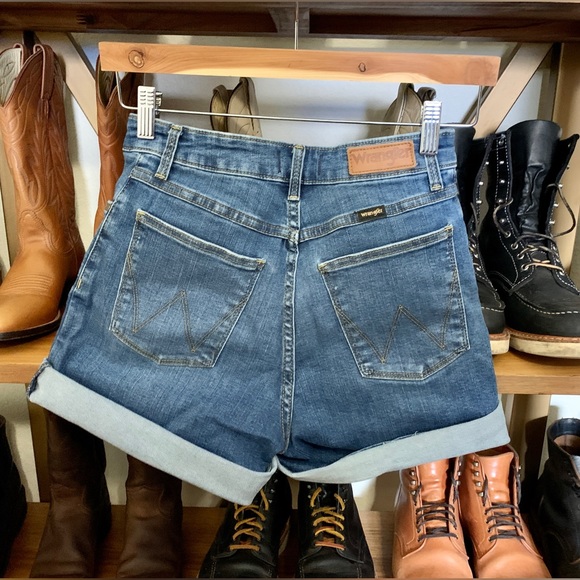 Wrangler high rise denim shorts - Picture 2 of 10